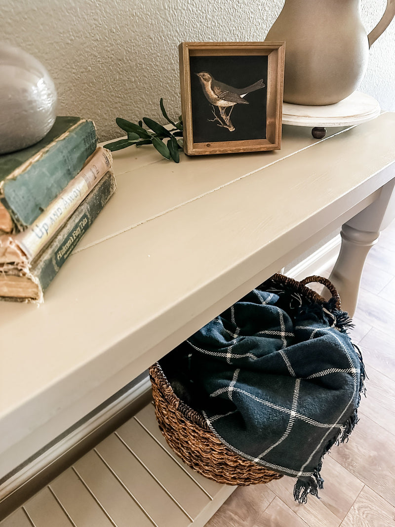Entry table with baluster legs khaki