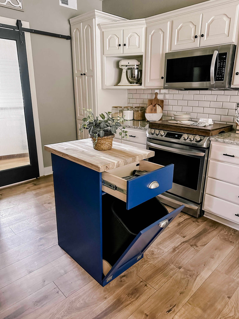 Island with two compartments in blue