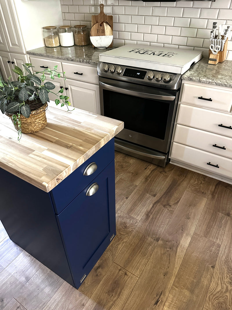 Island with two compartments in blue