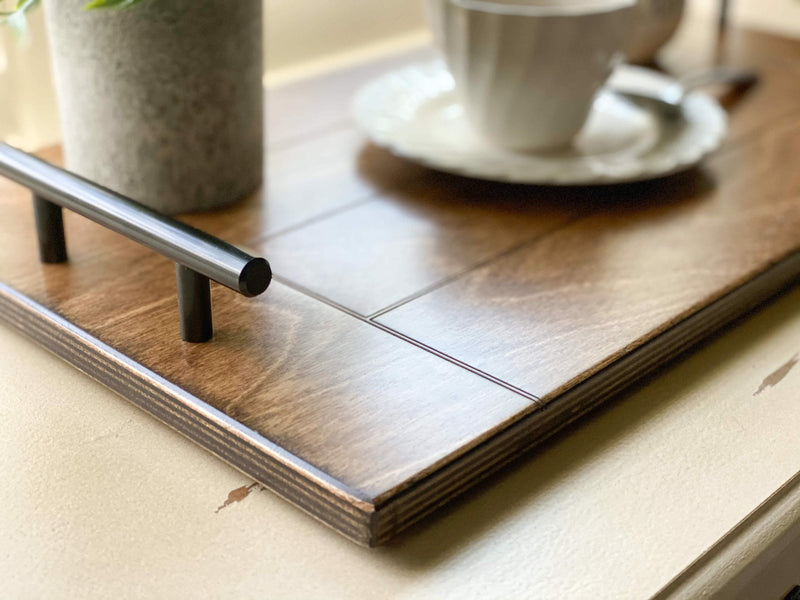 Warm brown serving tray with breadboard motif