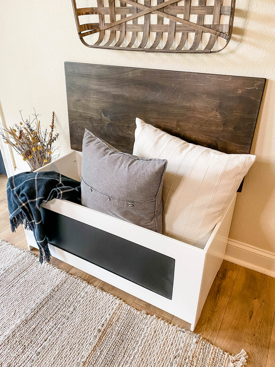 storage benches and cabinets
