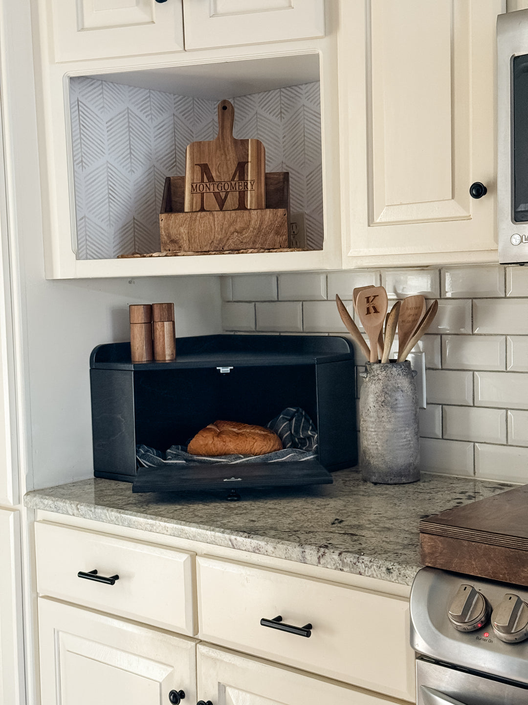 Bread box in black stain