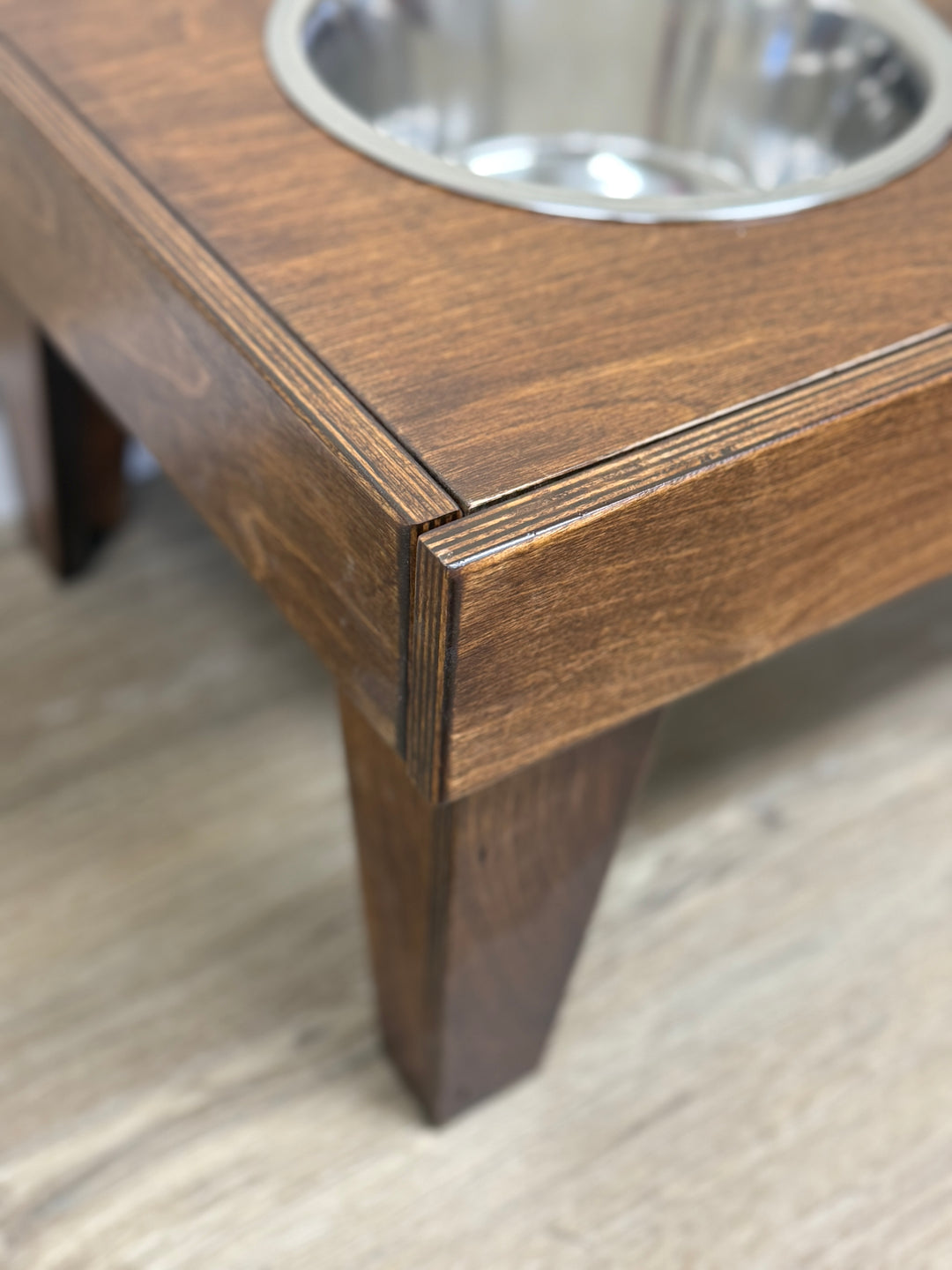 Simple elevated pet feeder two bowl