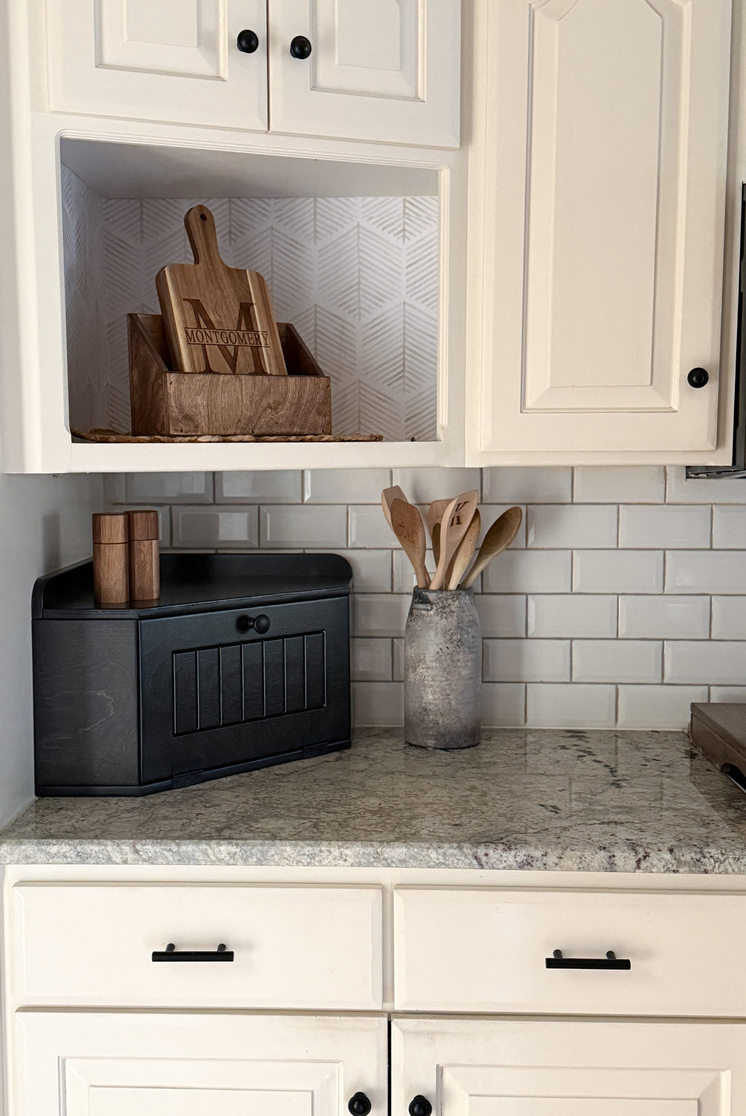 Bread box in black stain