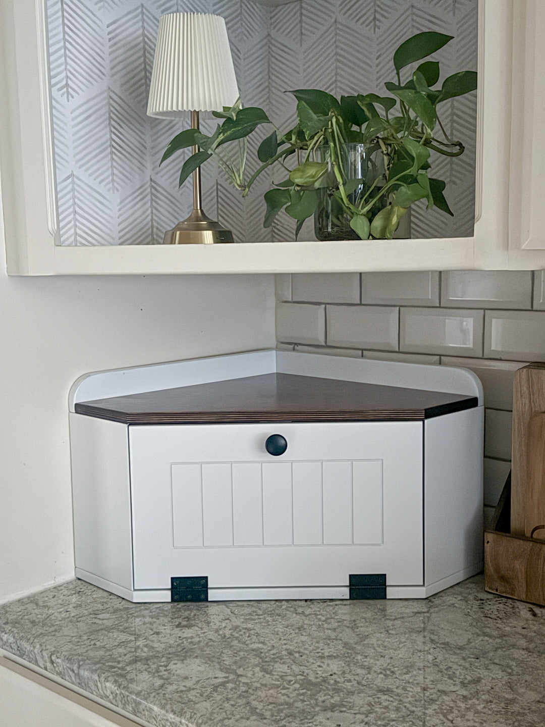 Bread box in white