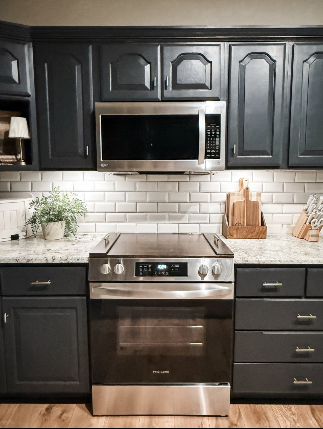 Slatted dark brown stove cover