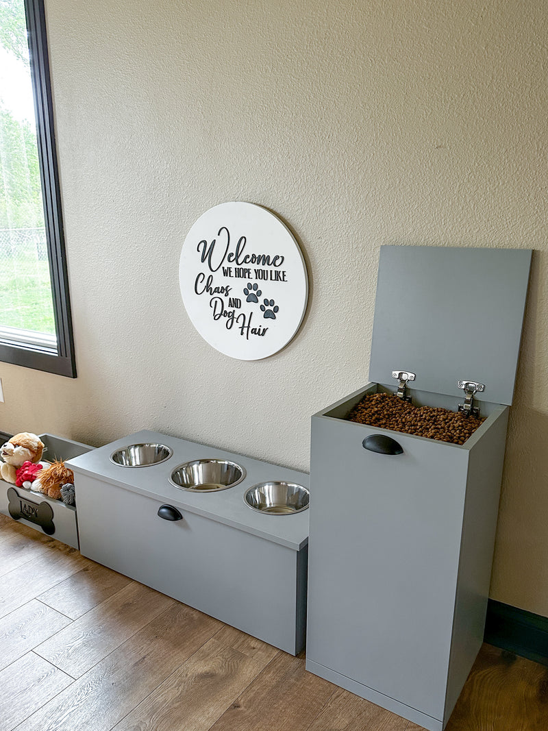 Single style pet food storage in gray modern style