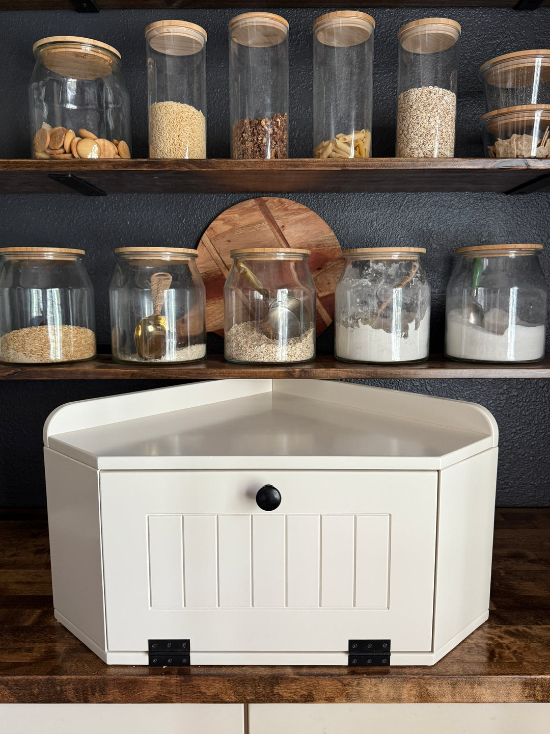 Bread box in ivory paint