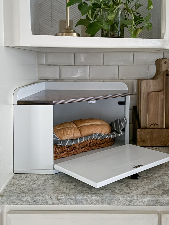 Bread box in white