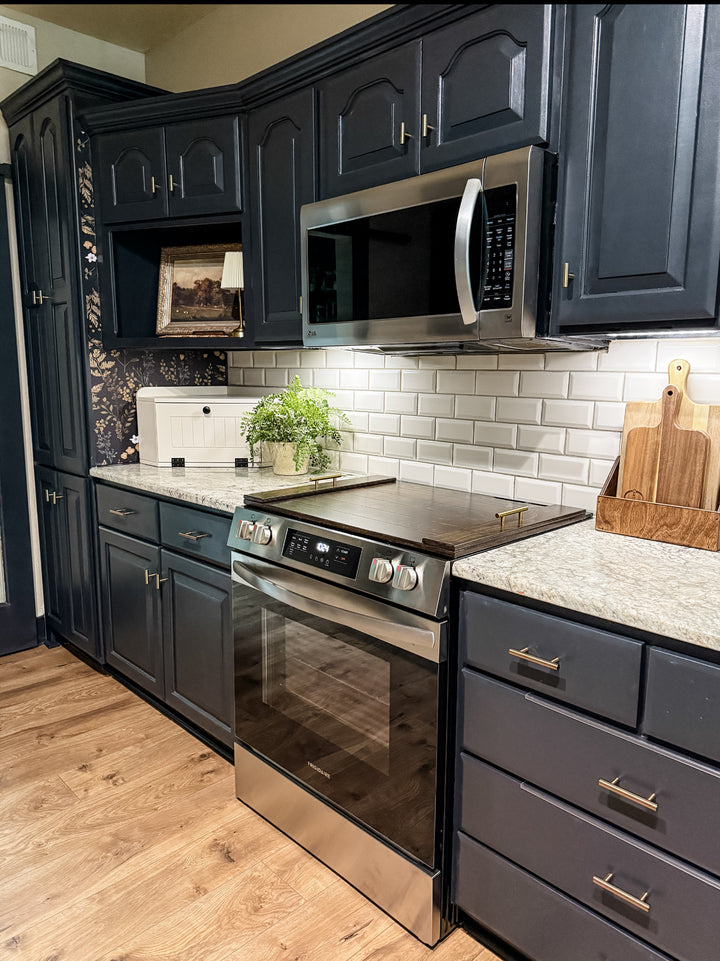 Slatted dark brown stove cover