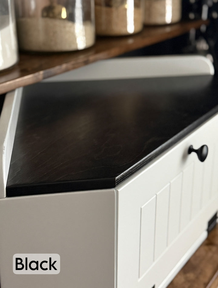 Bread box in white