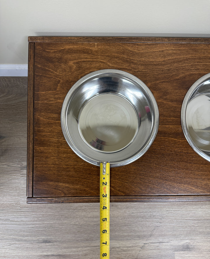 Simple elevated pet feeder two bowl