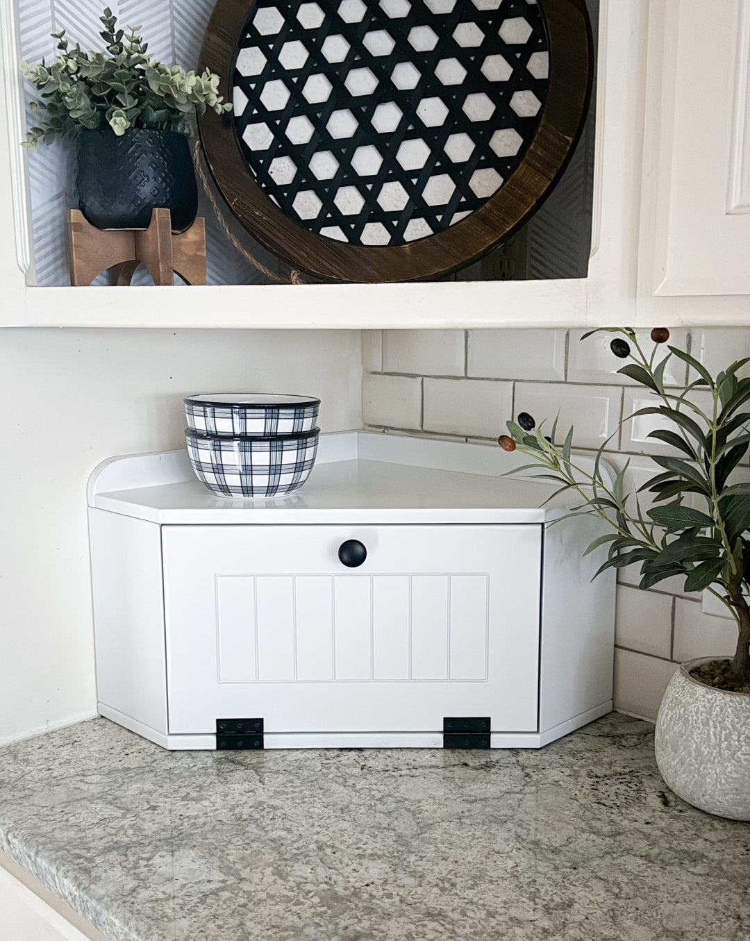 Bread box in white