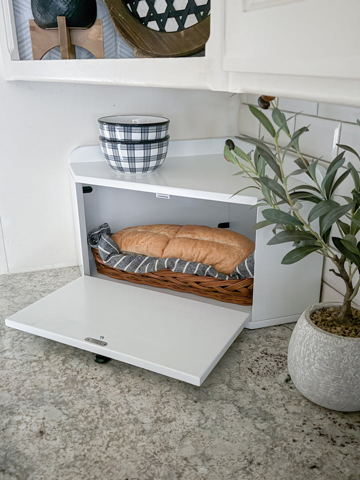 Bread box in white