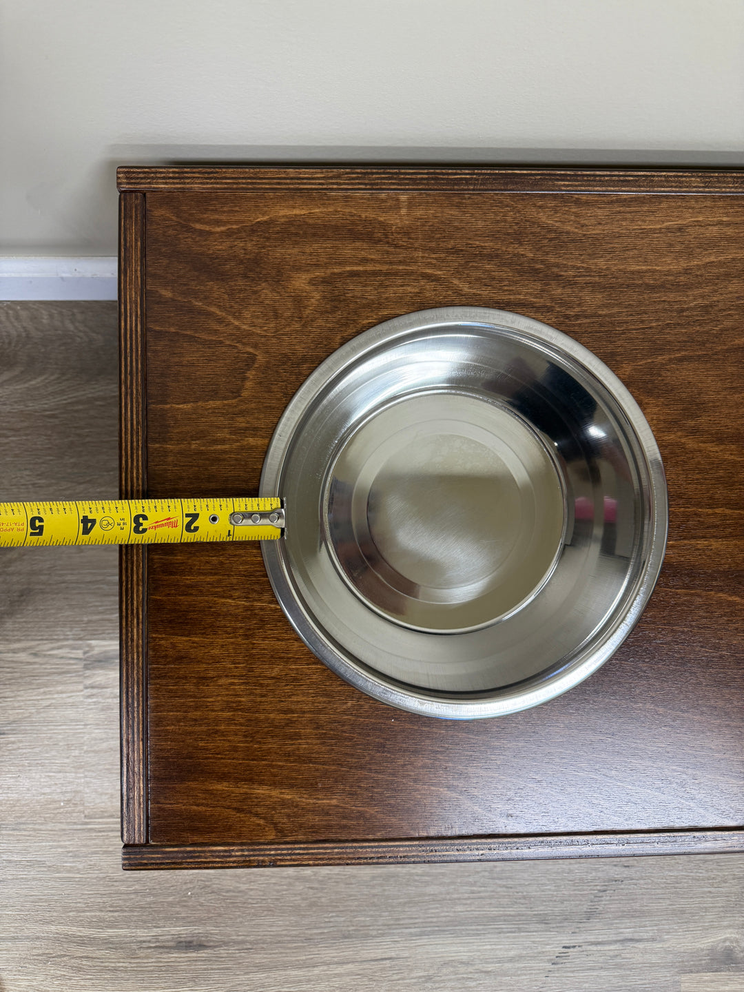 Simple elevated pet feeder two bowl