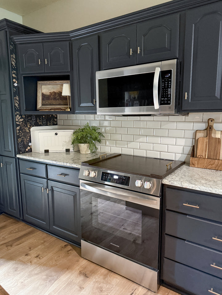 Slatted dark brown stove cover