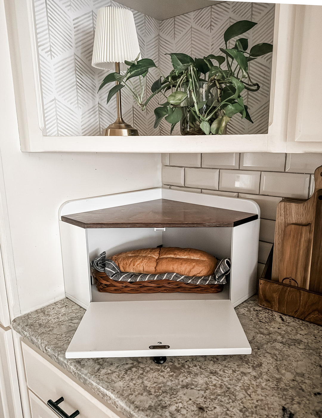 Bread box in white
