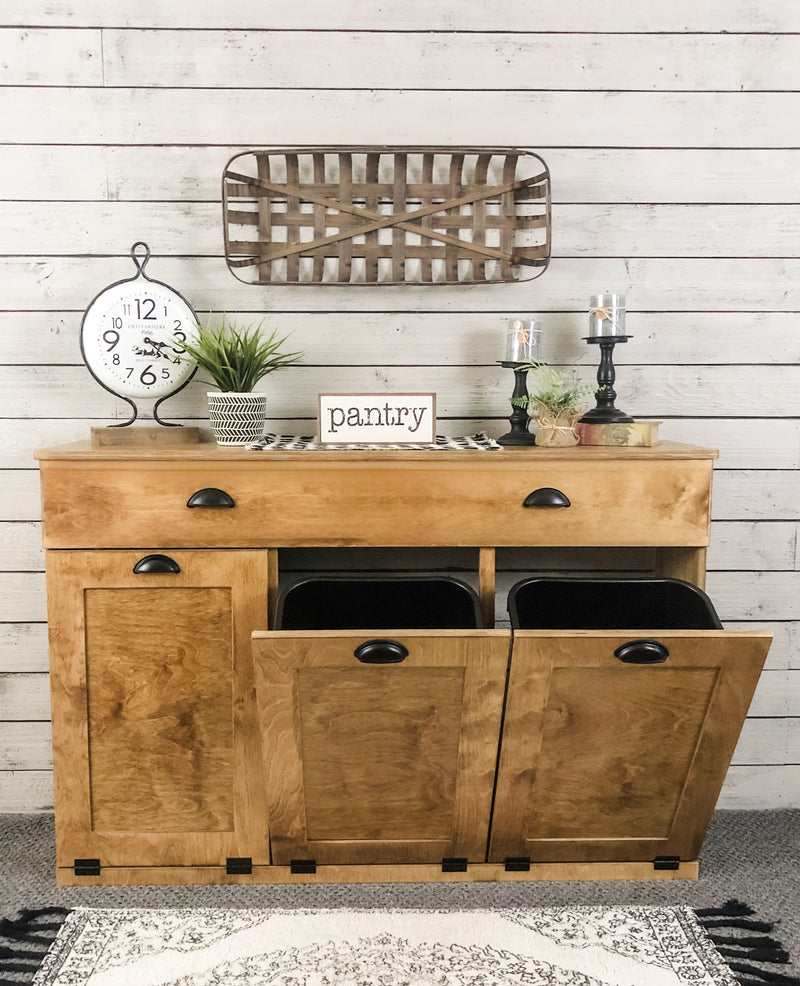 Templeton with storage drawer in wood - golden oak stain