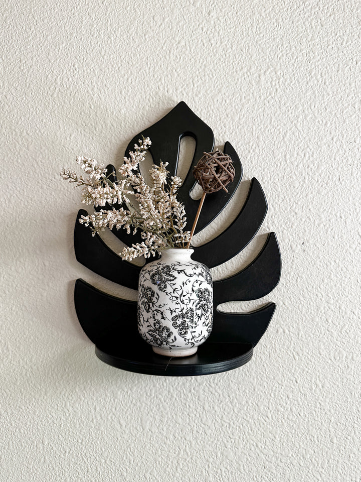Monstera leaf shelf
