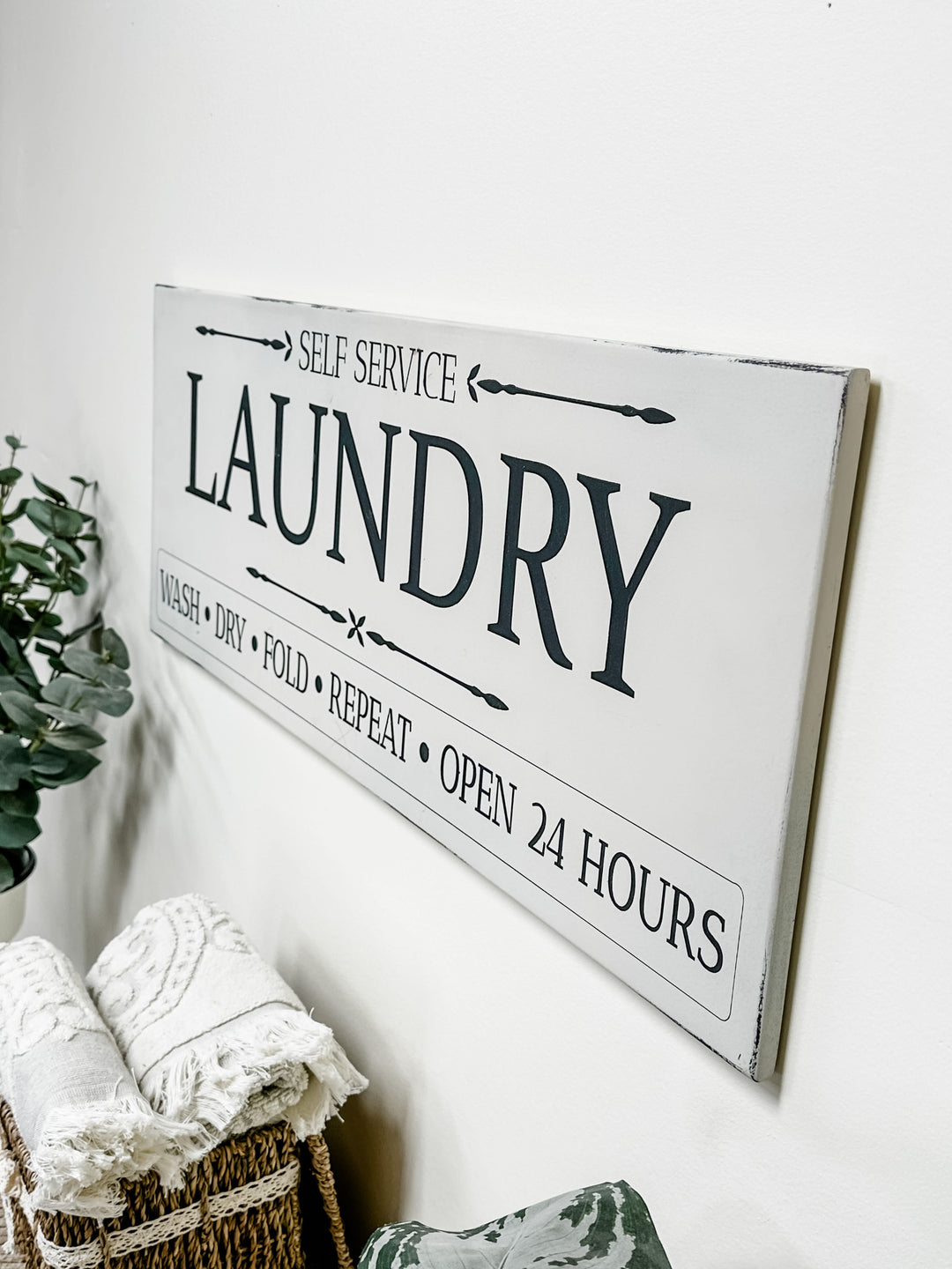 LAUNDRY ROOM サイン 24時間営業 USA Custom Laundry Room Sign | Personalized Laundry Sign Canvas