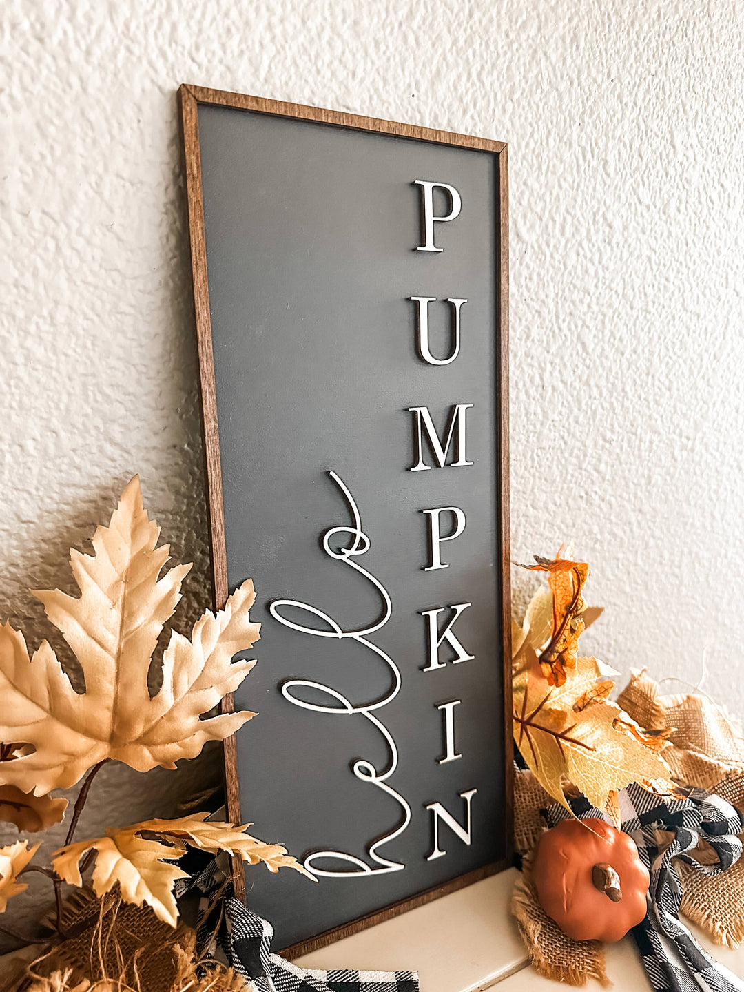 Hello pumpkin wall sign