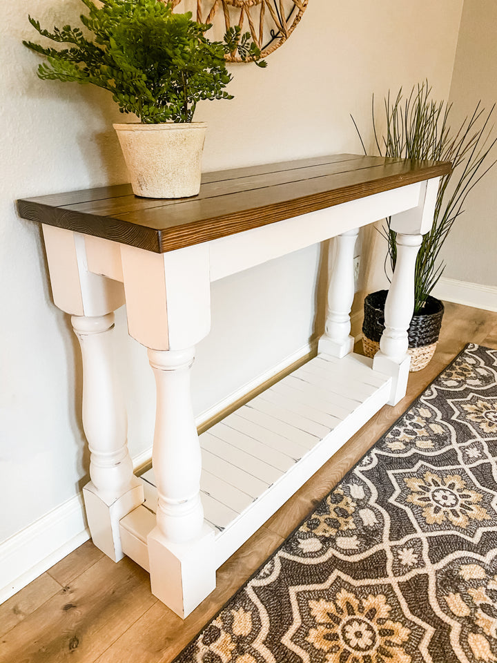Entry table with baluster legs in white with warm brown top