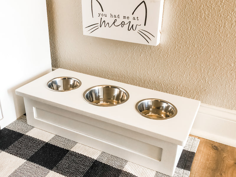 Three Bowl Small Size Elevated Pet Feeder in White (W-flat | 3 bowl 4”)