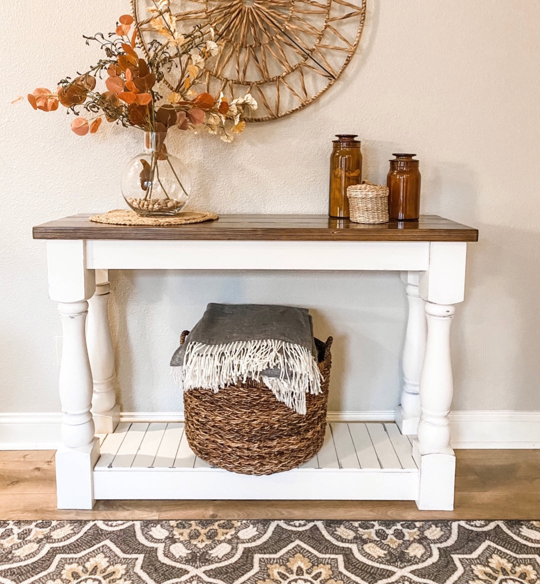 Entry table with baluster legs in white with warm brown top