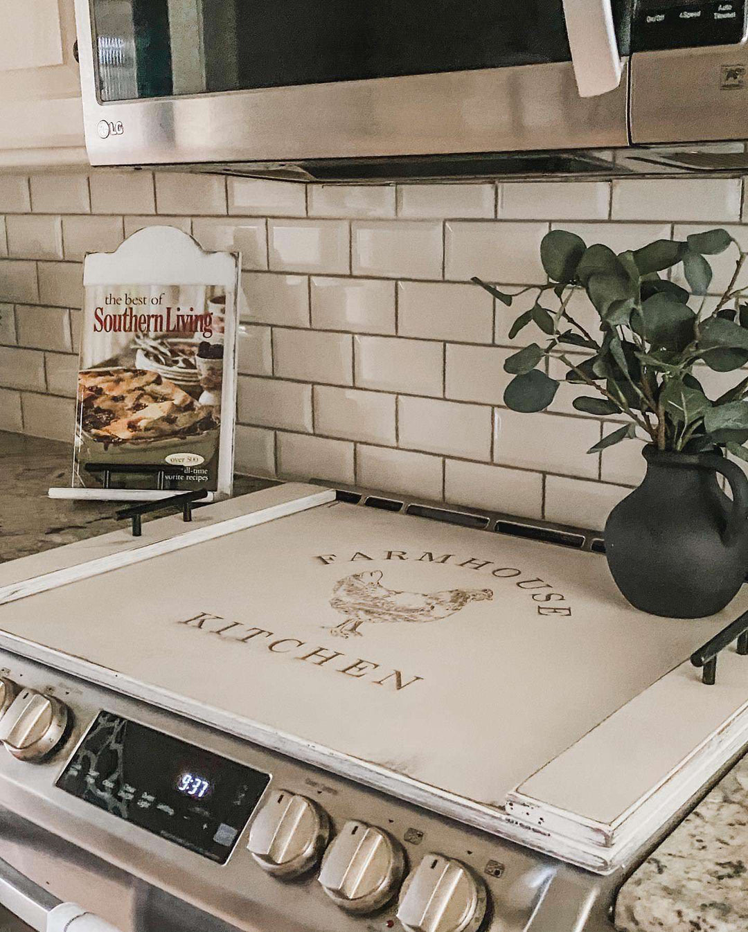 "Farmhouse kitchen" stove cover, ivory distressed