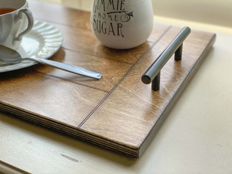 Warm brown serving tray with breadboard motif