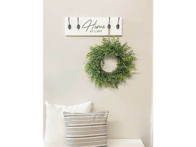 Home at Last Coat Rack in Soft White (sw-flat-home)