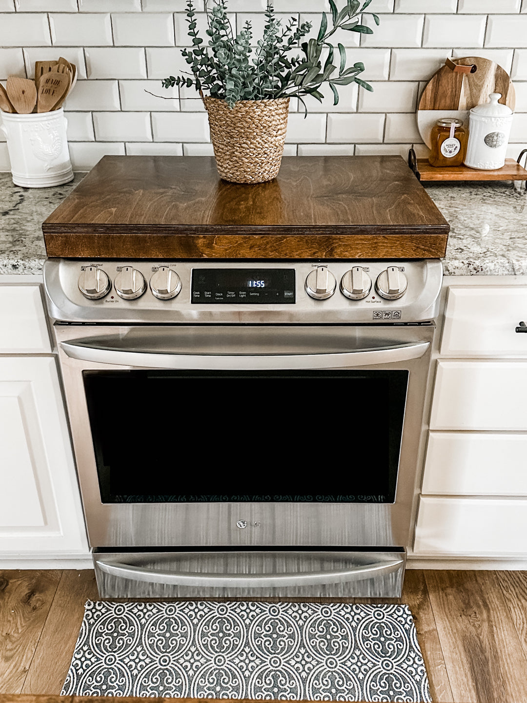 Clean and simple warm brown stove cover